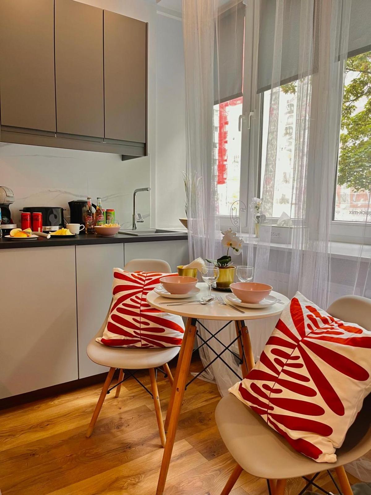 Special 1 Bed Room Condo Warszawa Center Экстерьер фото